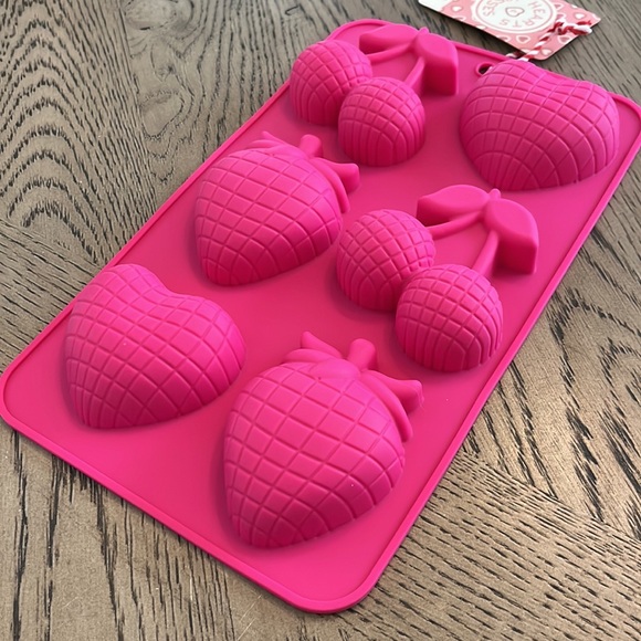 Valentine’s Disco Cherry Heart Strawberry Shaped Silicone Baking Cake Mold Pink - Picture 3 of 3